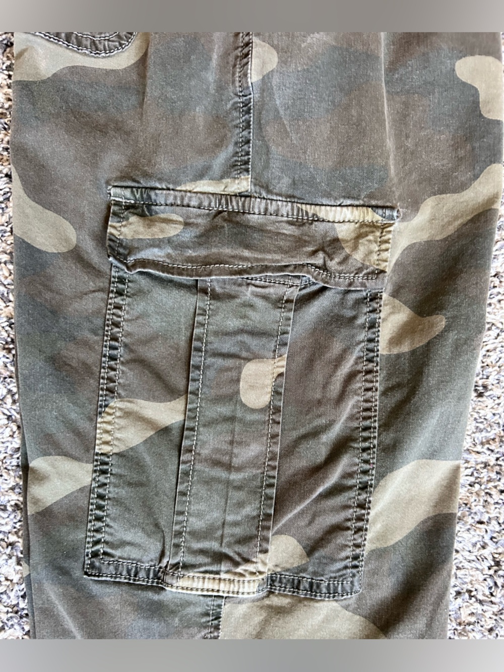 American Eagle Camo Cargo Joggers Women’s size 0 Regular - Picture 4 of 7